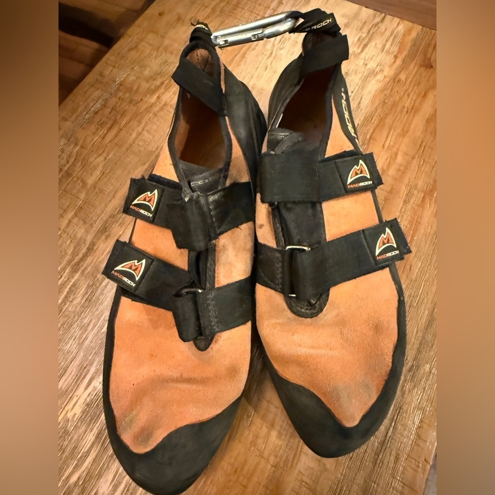 Men's Athletic Climbing Shoes - Black and Orange